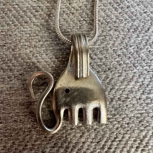 Small Elephant Fork Necklace - Picture 6 of 7